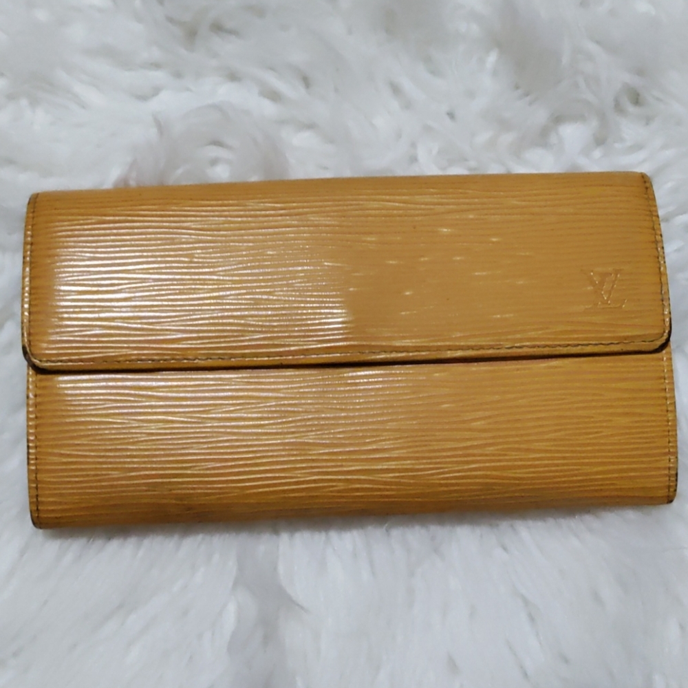 Yellow 💛 epi wallet